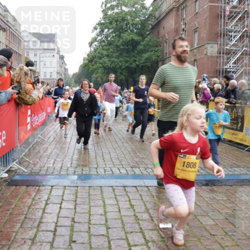 13.09.2026 - Kiel Lauf Yannick Fuchs http://msf.ph/oto/10273900 13.09.2026 08:36:29 Ziel 308, 516, 874, 923, 1407, 1648, 1727, 1829, 1875, 3246, 3532, 3656, 3868, 4495, 4500, 5658, 5842, 6308, 6452, 6469, 6470, 6474, 6475, 7136, 7523, 7629, 7679, 7811, 8804, 9505, 9794, 10064, 10140, 10712, 10891, 11355, 11592, 11782, 12239, 12504, 12645, 71, 119, 308, 440, 464, 465, 569, 690, 740, 832, 858, 923, 1551, 1552, 1648, 1690, 2310, 2328, 2618, 2621, 2882, 2911, 3053, 3149, 3434, 3656, 3689, 4002, 4007, 4473, 4474, 5481, 5486, 5499, 6022, 6101, 6143, 6491, 7128, 1031 meine-sportfotos.de