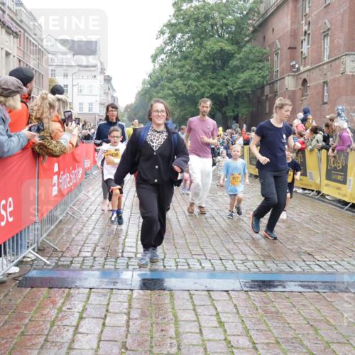 13.09.2026 - Kiel Lauf Yannick Fuchs http://msf.ph/oto/10273905 13.09.2026 08:36:30 Ziel 516, 874, 1407, 1727, 1829, 1875, 3246, 3532, 3868, 4495, 4500, 5658, 5842, 6308, 6452, 6469, 6470, 6474, 6475, 7136, 7523, 7629, 7679, 7811, 8804, 9505, 10064, 10140, 10712, 10891, 11592, 11782, 12504, 12645, 71, 119, 308, 440, 464, 465, 569, 690, 740, 832, 858, 923, 1551, 1552, 1648, 1690, 2310, 2328, 2618, 2621, 2882, 2911, 3053, 3149, 3434, 3656, 3689, 4002, 4007, 4473, 4474, 5481, 5486, 5499, 6022, 6101, 6143, 6491, 7128, 1031, 2618, 6446 meine-sportfotos.de