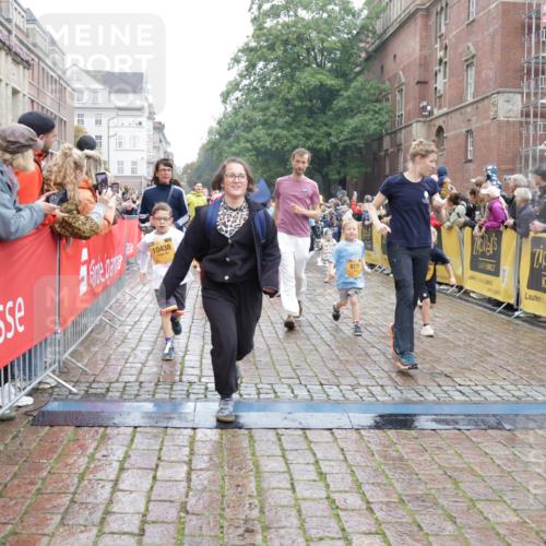 13.09.2026 - Kiel Lauf Yannick Fuchs http://msf.ph/oto/10273914 13.09.2026 08:36:30 Ziel 516, 874, 1407, 1727, 1829, 1875, 3246, 3532, 3868, 4495, 4500, 5658, 5842, 6308, 6452, 6469, 6470, 6474, 6475, 7136, 7523, 7629, 7679, 7811, 8804, 9505, 10064, 10140, 10712, 10891, 11592, 11782, 12504, 12645, 71, 119, 308, 440, 464, 465, 569, 690, 740, 832, 858, 923, 1551, 1552, 1648, 1690, 2310, 2328, 2618, 2621, 2882, 2911, 3053, 3149, 3434, 3656, 3689, 4002, 4007, 4473, 4474, 5481, 5486, 5499, 6022, 6101, 6143, 6491, 7128, 1031, 2618, 6446 meine-sportfotos.de