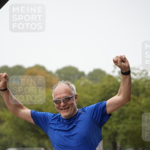 13.09.2026 - Stadtparktriathlon Patografie http://msf.ph/oto/10273923 13.09.2026 12:53:59 Ziel 884 meine-sportfotos.de