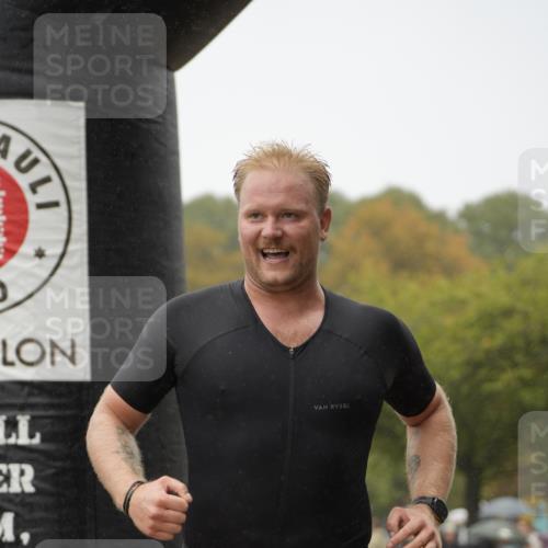 13.09.2026 - Stadtparktriathlon Patografie http://msf.ph/oto/10273952 13.09.2026 12:54:42 Ziel 915, 962 meine-sportfotos.de