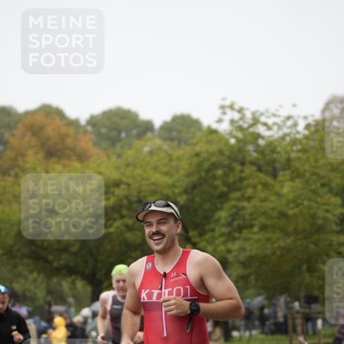 13.09.2026 - Stadtparktriathlon Patografie http://msf.ph/oto/10273976 13.09.2026 12:55:17 Ziel 832, 941 meine-sportfotos.de