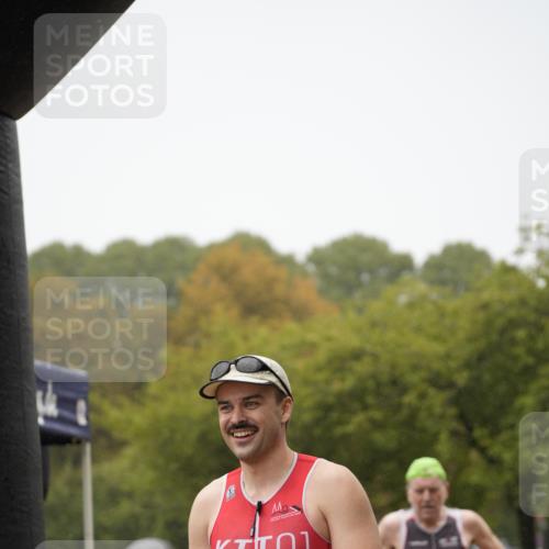 13.09.2026 - Stadtparktriathlon Patografie http://msf.ph/oto/10273981 13.09.2026 12:55:18 Ziel 832, 941 meine-sportfotos.de