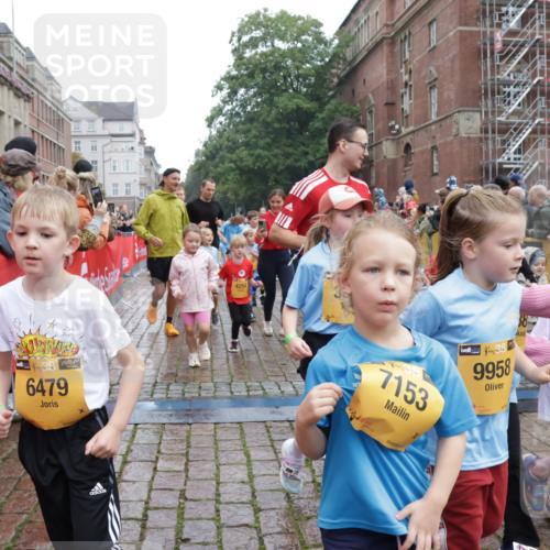 13.09.2026 - Kiel Lauf Yannick Fuchs http://msf.ph/oto/10274004 13.09.2026 08:36:34 Ziel 516, 874, 1407, 1727, 1829, 2464, 3088, 3246, 3532, 3651, 3868, 5658, 6308, 6452, 6469, 6470, 6474, 6475, 6983, 7059, 7136, 7811, 8804, 9505, 10064, 10753, 10891, 71, 308, 440, 464, 465, 569, 690, 740, 832, 858, 923, 1551, 1552, 1648, 1690, 1829, 1875, 2310, 2328, 2621, 2911, 3053, 3149, 3434, 3656, 3689, 4002, 4007, 4473, 4474, 4495, 4500, 5481, 5486, 5499, 5842, 6022, 6101, 6143, 6491, 7128, 1031, 1690, 2618, 3762, 5990, 6446 meine-sportfotos.de