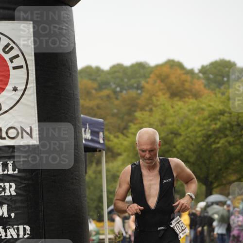 13.09.2026 - Stadtparktriathlon Patografie http://msf.ph/oto/10274035 13.09.2026 12:56:02 Ziel 819, 1053 meine-sportfotos.de
