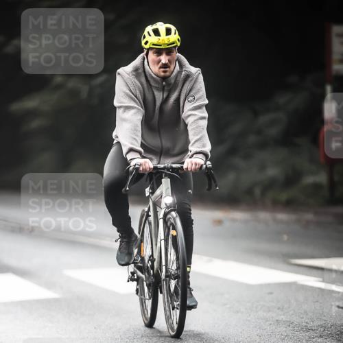 13.09.2026 - Stadtparktriathlon H.Heesch http://msf.ph/oto/10274051 13.09.2026 10:28:33 Radfahren 247, 267, 376, 377, 378, 406, 414, 423 meine-sportfotos.de