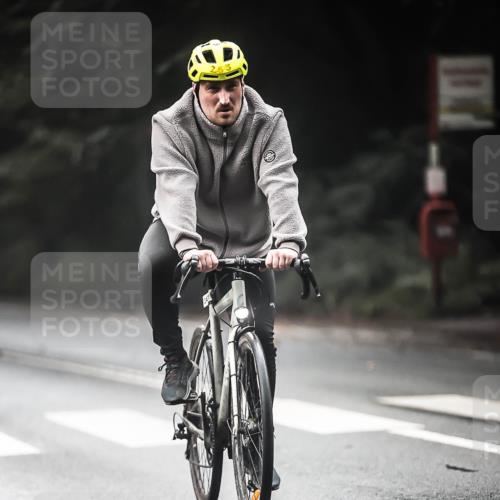 13.09.2026 - Stadtparktriathlon H.Heesch http://msf.ph/oto/10274056 13.09.2026 10:28:33 Radfahren 247, 267, 376, 377, 378, 406, 414, 423 meine-sportfotos.de