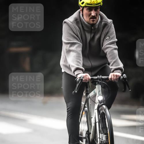 13.09.2026 - Stadtparktriathlon H.Heesch http://msf.ph/oto/10274071 13.09.2026 10:28:33 Radfahren 247, 267, 376, 377, 378, 406, 414, 423 meine-sportfotos.de