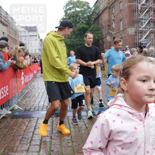 13.09.2026 - Kiel Lauf Yannick Fuchs http://msf.ph/oto/10274074 13.09.2026 08:36:37 Ziel 516, 874, 1407, 1727, 2464, 3088, 3246, 3651, 3868, 6308, 6452, 6469, 6470, 6474, 6475, 6983, 7059, 7811, 8804, 8995, 9251, 9505, 10064, 10753, 10891, 11853, 71, 308, 440, 464, 465, 569, 690, 740, 832, 858, 923, 1551, 1552, 1648, 1829, 1875, 2310, 2328, 2621, 3053, 3149, 3434, 3532, 3656, 3689, 4002, 4007, 4473, 4474, 4495, 4500, 5481, 5486, 5499, 5658, 5842, 6022, 6101, 6143, 6491, 7128, 7136, 1031, 1690, 2618, 3762, 5990, 6446 meine-sportfotos.de
