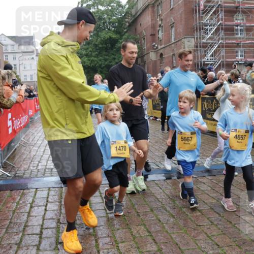 13.09.2026 - Kiel Lauf Yannick Fuchs http://msf.ph/oto/10274090 13.09.2026 08:36:37 Ziel 516, 874, 1407, 1727, 2464, 3088, 3246, 3651, 3868, 6308, 6452, 6469, 6470, 6474, 6475, 6983, 7059, 7811, 8804, 8995, 9251, 9505, 10064, 10753, 10891, 11853, 71, 308, 440, 464, 465, 569, 690, 740, 832, 858, 923, 1551, 1552, 1648, 1829, 1875, 2310, 2328, 2621, 3053, 3149, 3434, 3532, 3656, 3689, 4002, 4007, 4473, 4474, 4495, 4500, 5481, 5486, 5499, 5658, 5842, 6022, 6101, 6143, 6491, 7128, 7136, 1031, 1690, 2618, 3762, 5990, 6446 meine-sportfotos.de