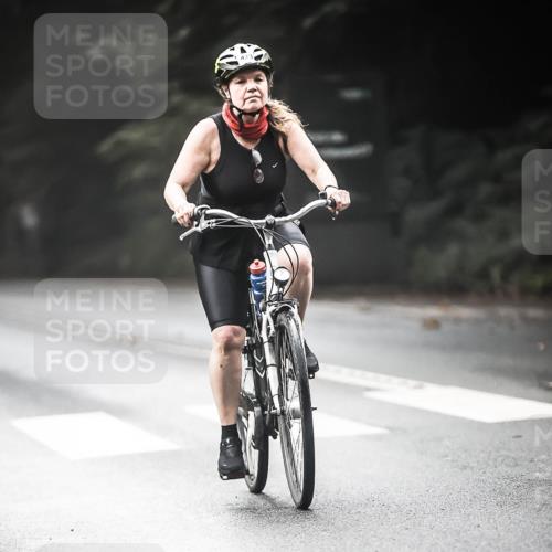 13.09.2026 - Stadtparktriathlon H.Heesch http://msf.ph/oto/10274098 13.09.2026 10:28:37 Radfahren 247, 267, 377, 378, 414, 423 meine-sportfotos.de