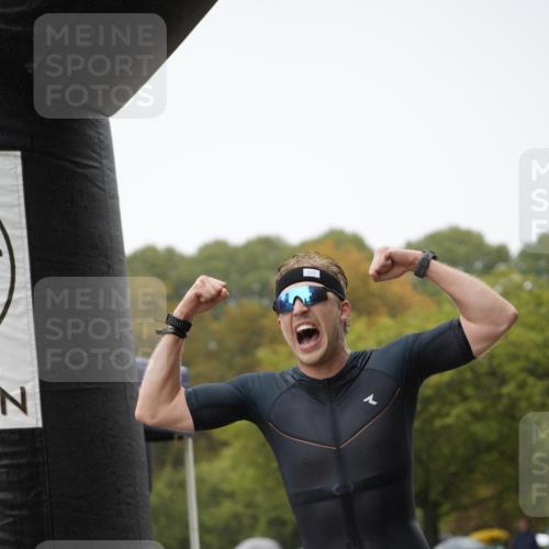 13.09.2026 - Stadtparktriathlon Patografie http://msf.ph/oto/10274104 13.09.2026 12:56:31 Ziel 1048 meine-sportfotos.de