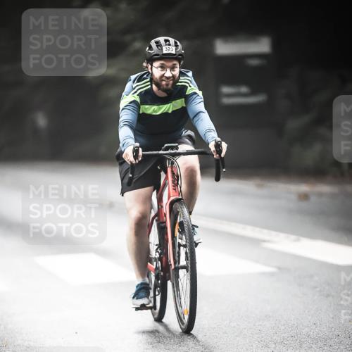 13.09.2026 - Stadtparktriathlon H.Heesch http://msf.ph/oto/10274122 13.09.2026 10:28:48 Radfahren 323, 385 meine-sportfotos.de