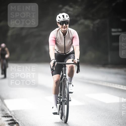 13.09.2026 - Stadtparktriathlon H.Heesch http://msf.ph/oto/10274140 13.09.2026 10:28:51 Radfahren 323, 385, 433 meine-sportfotos.de