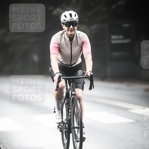 13.09.2026 - Stadtparktriathlon H.Heesch http://msf.ph/oto/10274148 13.09.2026 10:28:51 Radfahren 323, 385, 433 meine-sportfotos.de