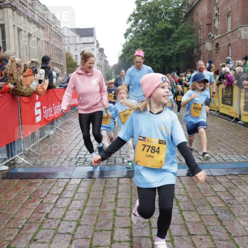 13.09.2026 - Kiel Lauf Yannick Fuchs http://msf.ph/oto/10274185 13.09.2026 08:36:44 Ziel 1031, 1128, 1470, 1808, 2464, 3088, 3098, 3651, 3809, 3887, 4697, 5667, 6479, 6983, 7059, 7153, 7633, 8771, 8804, 8995, 9251, 9591, 9958, 10438, 10753, 10891, 11853, 11935, 11945, 71, 308, 464, 465, 516, 569, 740, 858, 874, 923, 1407, 1551, 1552, 1648, 1727, 1829, 1875, 2310, 2328, 3149, 3246, 3434, 3532, 3656, 3689, 3868, 4002, 4007, 4473, 4474, 4495, 4500, 5481, 5486, 5499, 5658, 5842, 6022, 6101, 6143, 6308, 6452, 6469, 6470, 6474, 6475, 6491, 7128, 7136 meine-sportfotos.de