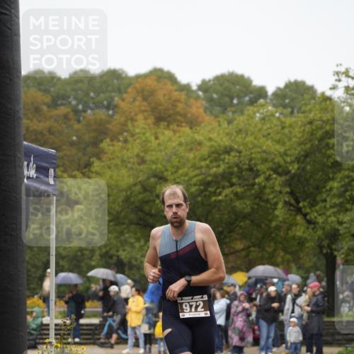 13.09.2026 - Stadtparktriathlon Patografie http://msf.ph/oto/10274186 13.09.2026 12:58:26 Ziel 972, 1061 meine-sportfotos.de