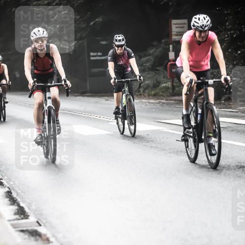 13.09.2026 - Stadtparktriathlon H.Heesch http://msf.ph/oto/10274239 13.09.2026 10:29:05 Radfahren 334, 335, 354, 381, 419, 429, 432, 452 meine-sportfotos.de