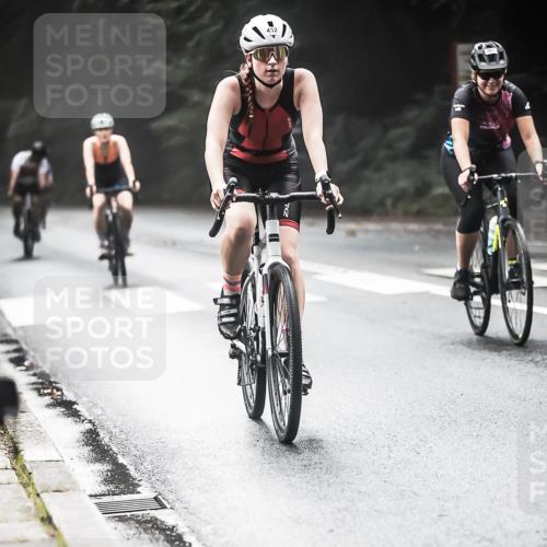 13.09.2026 - Stadtparktriathlon H.Heesch http://msf.ph/oto/10274245 13.09.2026 10:29:06 Radfahren 334, 335, 354, 381, 419, 429, 432, 452, 460 meine-sportfotos.de