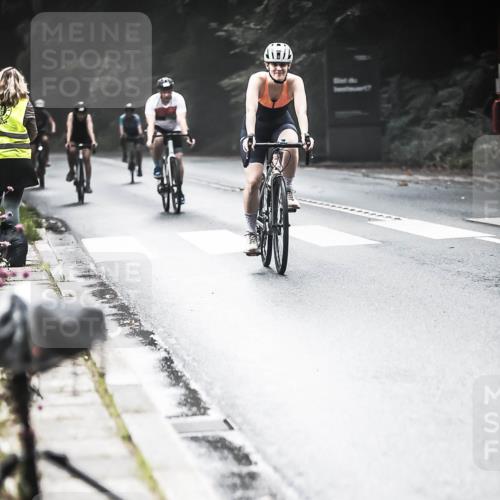 13.09.2026 - Stadtparktriathlon H.Heesch http://msf.ph/oto/10274259 13.09.2026 10:29:07 Radfahren 334, 335, 344, 354, 381, 419, 429, 432, 452, 460 meine-sportfotos.de