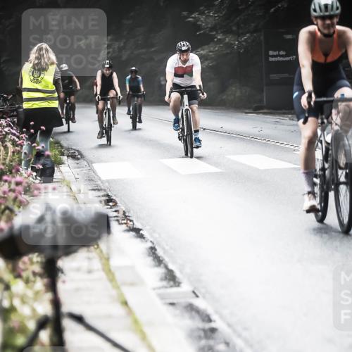 13.09.2026 - Stadtparktriathlon H.Heesch http://msf.ph/oto/10274268 13.09.2026 10:29:08 Radfahren 334, 335, 344, 354, 381, 419, 420, 429, 432, 452, 460 meine-sportfotos.de
