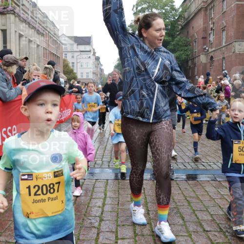13.09.2026 - Kiel Lauf Yannick Fuchs http://msf.ph/oto/10274288 13.09.2026 08:36:48 Ziel 1031, 1128, 1470, 1808, 2464, 2581, 3088, 3098, 3651, 3809, 3887, 4697, 5667, 6145, 6357, 6479, 6813, 6983, 7059, 7153, 7633, 8662, 8771, 8995, 9251, 9591, 9958, 10438, 10753, 11853, 11935, 11945, 12317, 71, 308, 464, 465, 516, 569, 740, 858, 874, 923, 1407, 1648, 1727, 1829, 1875, 2310, 2328, 2464, 3088, 3246, 3434, 3532, 3656, 3689, 3868, 4002, 4007, 4473, 4495, 4500, 5481, 5486, 5499, 5658, 5842, 6101, 6143, 6308, 6452, 6469, 6470, 6474, 6475, 6491, 6983, 7059, 7128, 7136 meine-sportfotos.de