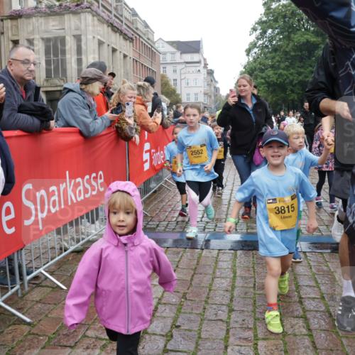13.09.2026 - Kiel Lauf Yannick Fuchs http://msf.ph/oto/10274302 13.09.2026 08:36:49 Ziel 1031, 1128, 1470, 1808, 2581, 3098, 3651, 3809, 3887, 4697, 5667, 6145, 6357, 6479, 6813, 7153, 7633, 8662, 8771, 8995, 9251, 9591, 9762, 9958, 10438, 10753, 11853, 11935, 11945, 12317, 71, 308, 464, 465, 516, 569, 858, 874, 923, 1407, 1648, 1727, 1829, 1875, 2310, 2328, 2464, 3088, 3246, 3434, 3532, 3651, 3656, 3689, 3868, 4002, 4473, 4495, 4500, 5481, 5486, 5499, 5658, 5842, 6101, 6143, 6308, 6452, 6469, 6470, 6474, 6475, 6491, 6983, 7059, 7128, 7136, 71, 4002 meine-sportfotos.de