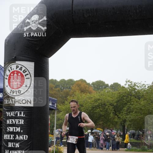 13.09.2026 - Stadtparktriathlon Patografie http://msf.ph/oto/10274306 13.09.2026 12:59:22 Ziel 852, 955 meine-sportfotos.de