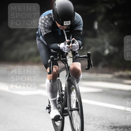 13.09.2026 - Stadtparktriathlon H.Heesch http://msf.ph/oto/10274331 13.09.2026 10:29:20 Radfahren 234, 242, 380, 398, 415, 420, 450 meine-sportfotos.de