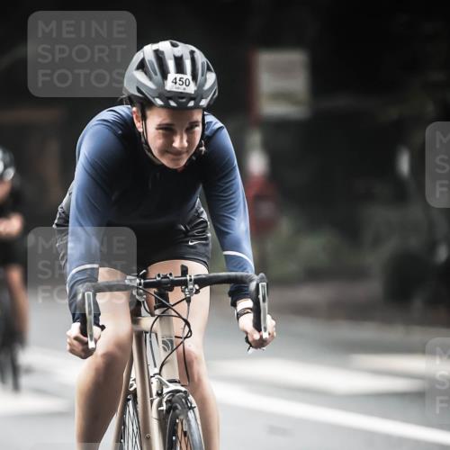 13.09.2026 - Stadtparktriathlon H.Heesch http://msf.ph/oto/10274350 13.09.2026 10:29:24 Radfahren 234, 242, 283, 380, 398, 450 meine-sportfotos.de