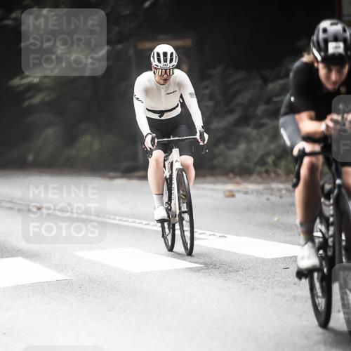 13.09.2026 - Stadtparktriathlon H.Heesch http://msf.ph/oto/10274362 13.09.2026 10:29:25 Radfahren 234, 242, 283, 380, 398, 400, 450 meine-sportfotos.de