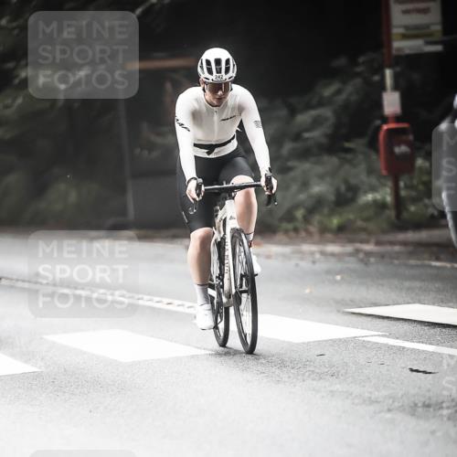 13.09.2026 - Stadtparktriathlon H.Heesch http://msf.ph/oto/10274369 13.09.2026 10:29:25 Radfahren 234, 242, 283, 380, 398, 400, 450 meine-sportfotos.de