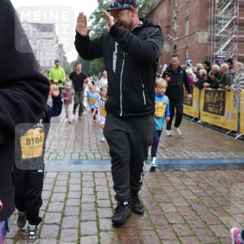 13.09.2026 - Kiel Lauf Yannick Fuchs http://msf.ph/oto/10274384 13.09.2026 08:36:51 Ziel 1031, 1128, 1470, 1808, 2581, 3098, 3809, 3887, 4697, 5667, 6145, 6357, 6479, 6813, 7153, 7633, 7784, 8662, 8771, 8995, 9591, 9762, 9958, 10438, 11853, 11935, 11945, 12317, 71, 308, 465, 516, 874, 923, 1407, 1648, 1727, 1829, 1875, 2464, 3088, 3246, 3434, 3532, 3651, 3656, 3868, 4002, 4495, 4500, 5486, 5658, 5842, 6143, 6308, 6452, 6469, 6470, 6474, 6475, 6491, 6983, 7059, 7128, 7136, 8995, 9251, 5617, 7176, 71, 3434, 4002 meine-sportfotos.de