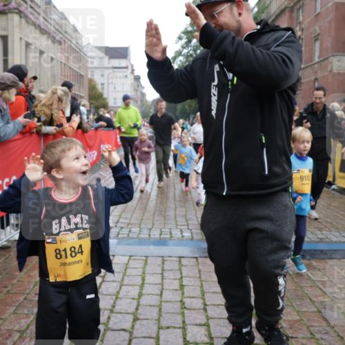 13.09.2026 - Kiel Lauf Yannick Fuchs http://msf.ph/oto/10274391 13.09.2026 08:36:51 Ziel 1031, 1128, 1470, 1808, 2581, 3098, 3809, 3887, 4697, 5667, 6145, 6357, 6479, 6813, 7153, 7633, 7784, 8662, 8771, 8995, 9591, 9762, 9958, 10438, 11853, 11935, 11945, 12317, 71, 308, 465, 516, 874, 923, 1407, 1648, 1727, 1829, 1875, 2464, 3088, 3246, 3434, 3532, 3651, 3656, 3868, 4002, 4495, 4500, 5486, 5658, 5842, 6143, 6308, 6452, 6469, 6470, 6474, 6475, 6491, 6983, 7059, 7128, 7136, 8995, 9251, 5617, 7176, 71, 3434, 4002 meine-sportfotos.de