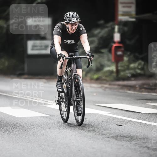 13.09.2026 - Stadtparktriathlon H.Heesch http://msf.ph/oto/10274421 13.09.2026 10:29:39 Radfahren 265, 308, 358, 390, 392 meine-sportfotos.de