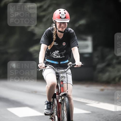 13.09.2026 - Stadtparktriathlon H.Heesch http://msf.ph/oto/10274469 13.09.2026 10:29:43 Radfahren 265, 308, 353, 358, 392 meine-sportfotos.de