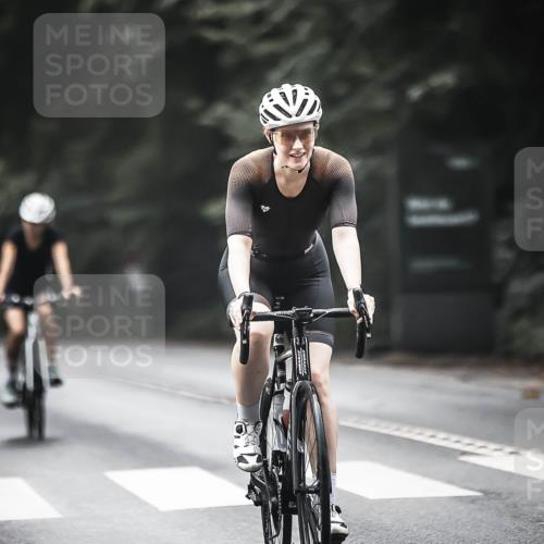 13.09.2026 - Stadtparktriathlon H.Heesch http://msf.ph/oto/10274485 13.09.2026 10:29:49 Radfahren 237, 308, 353, 410, 462 meine-sportfotos.de