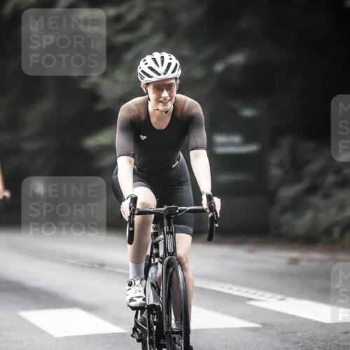 13.09.2026 - Stadtparktriathlon H.Heesch http://msf.ph/oto/10274487 13.09.2026 10:29:49 Radfahren 237, 308, 353, 410, 462 meine-sportfotos.de