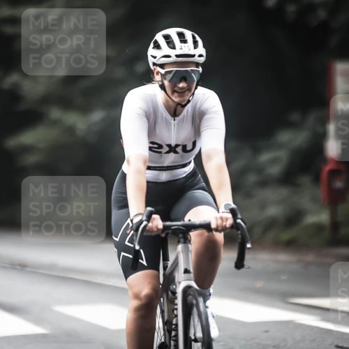 13.09.2026 - Stadtparktriathlon H.Heesch http://msf.ph/oto/10274526 13.09.2026 10:29:52 Radfahren 223, 237, 298, 353, 410, 462 meine-sportfotos.de