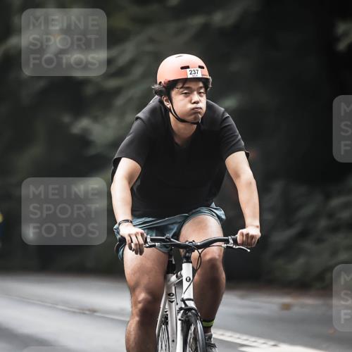 13.09.2026 - Stadtparktriathlon H.Heesch http://msf.ph/oto/10274549 13.09.2026 10:29:54 Radfahren 223, 237, 298, 353, 410, 462 meine-sportfotos.de