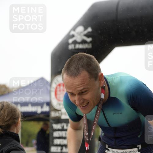 13.09.2026 - Stadtparktriathlon Patografie http://msf.ph/oto/10274565 13.09.2026 13:01:46 Ziel 1022 meine-sportfotos.de