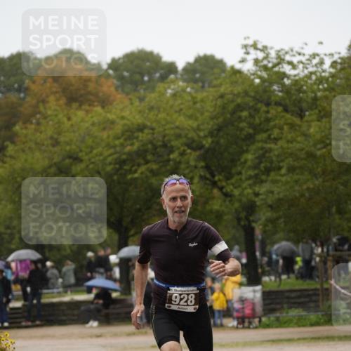 13.09.2026 - Stadtparktriathlon Patografie http://msf.ph/oto/10274570 13.09.2026 13:01:57 Ziel 928, 983 meine-sportfotos.de