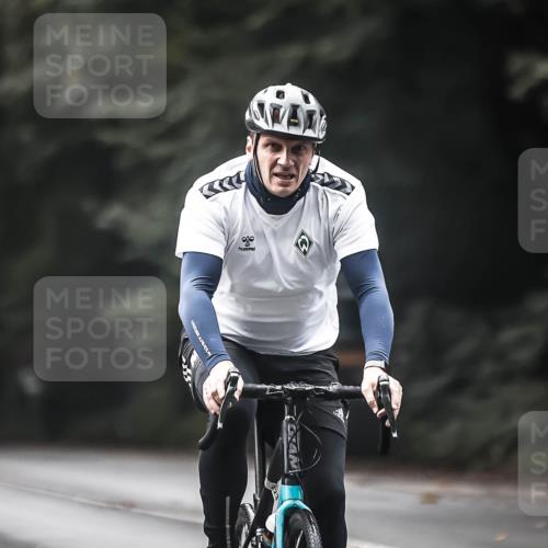 13.09.2026 - Stadtparktriathlon H.Heesch http://msf.ph/oto/10274575 13.09.2026 10:29:58 Radfahren 223, 237, 298, 410, 449 meine-sportfotos.de