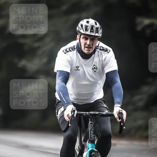 13.09.2026 - Stadtparktriathlon H.Heesch http://msf.ph/oto/10274580 13.09.2026 10:29:58 Radfahren 223, 237, 298, 410, 449 meine-sportfotos.de