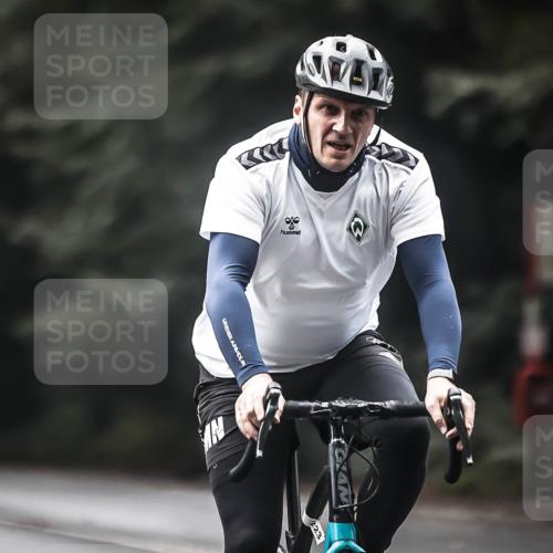 13.09.2026 - Stadtparktriathlon H.Heesch http://msf.ph/oto/10274581 13.09.2026 10:29:58 Radfahren 223, 237, 298, 410, 449 meine-sportfotos.de