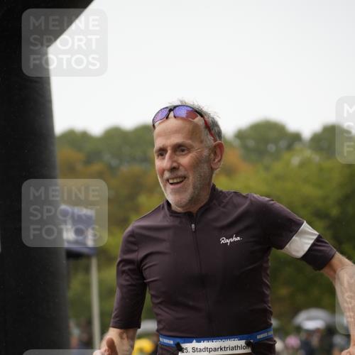 13.09.2026 - Stadtparktriathlon Patografie http://msf.ph/oto/10274587 13.09.2026 13:01:58 Ziel 928, 983 meine-sportfotos.de