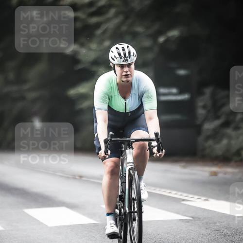 13.09.2026 - Stadtparktriathlon H.Heesch http://msf.ph/oto/10274588 13.09.2026 10:30:01 Radfahren 223, 298, 449 meine-sportfotos.de