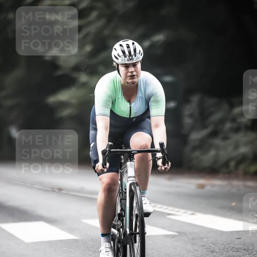 13.09.2026 - Stadtparktriathlon H.Heesch http://msf.ph/oto/10274591 13.09.2026 10:30:01 Radfahren 223, 298, 449 meine-sportfotos.de