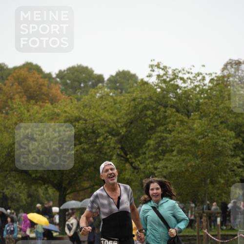 13.09.2026 - Stadtparktriathlon Patografie http://msf.ph/oto/10274620 13.09.2026 13:02:17 Ziel 1066 meine-sportfotos.de