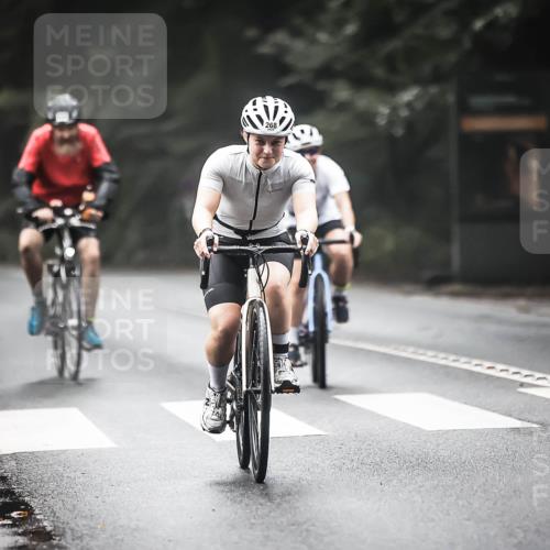 13.09.2026 - Stadtparktriathlon H.Heesch http://msf.ph/oto/10274665 13.09.2026 10:30:19 Radfahren 268, 276, 294, 299, 303, 464 meine-sportfotos.de